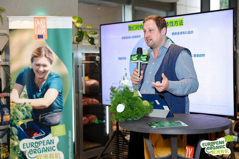 2_1600_3000_gif (4).jpg